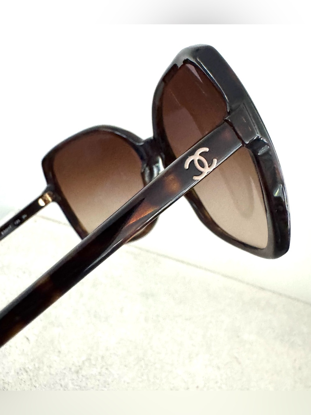 CHANEL 5204 Vintage Oversized Tortoise CC Logo Sunglasses Full Set